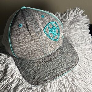 Ariat men’s' Heathered Gray and Aqua blue white netted SnapBack Hat